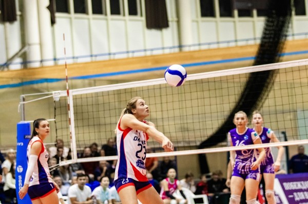 
									Обновленная волейбольная «Омичка» удачно выступила на своем первом турнире 