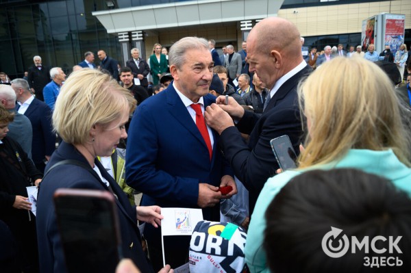 "У молодого поколения теперь есть ориентир". На набережной Оми открылась Аллея Олимпийских чемпионов