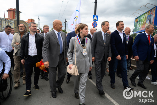 "У молодого поколения теперь есть ориентир". На набережной Оми открылась Аллея Олимпийских чемпионов
