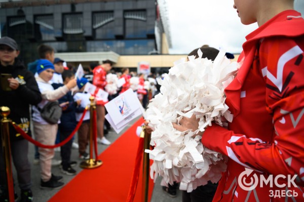 "У молодого поколения теперь есть ориентир". На набережной Оми открылась Аллея Олимпийских чемпионов