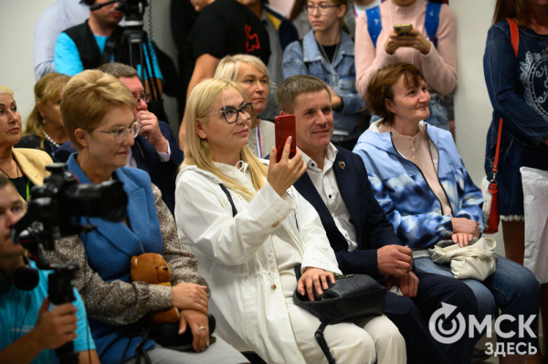 "У молодого поколения теперь есть ориентир". На набережной Оми открылась Аллея Олимпийских чемпионов