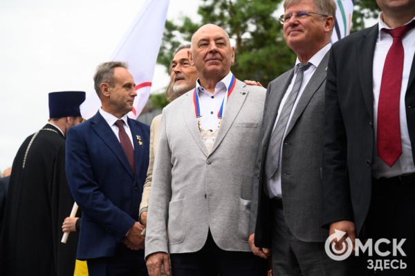 "У молодого поколения теперь есть ориентир". На набережной Оми открылась Аллея Олимпийских чемпионов