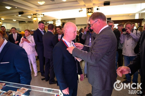 "У молодого поколения теперь есть ориентир". На набережной Оми открылась Аллея Олимпийских чемпионов