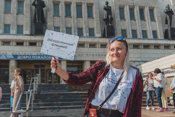 
									В Омске придумали экскурсию по ночным Нефтяникам 