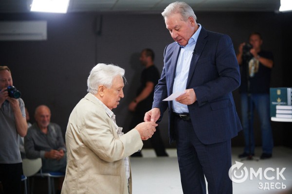 Погружаемся к недрам истин с прожектором: "ТюкалинскЪ" вышел из печати