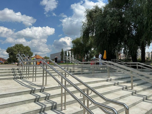 
									В Омске завершают благоустройство «Зеленого острова»    [ФОТО]  