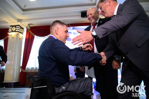 "У молодого поколения теперь есть ориентир". На набережной Оми открылась Аллея Олимпийских чемпионов