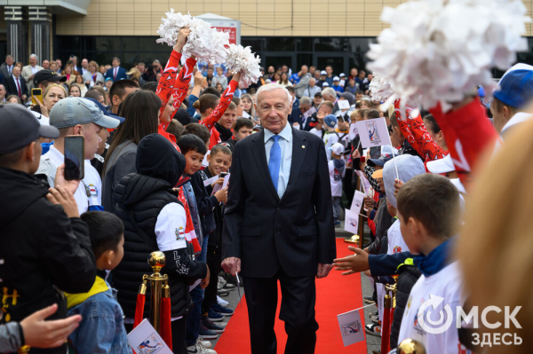 "У молодого поколения теперь есть ориентир". На набережной Оми открылась Аллея Олимпийских чемпионов
