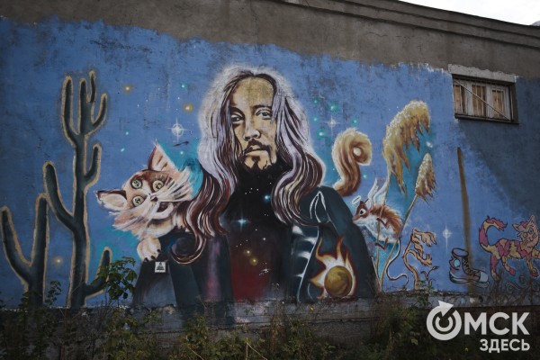 Чтобы понять смысл, нужно вырасти. Рассматриваем мурал, посвящённый скандальному музыканту Чтобы понять смысл, нужно вырасти. Рассматриваем мурал, посвящённый скандальному музыканту