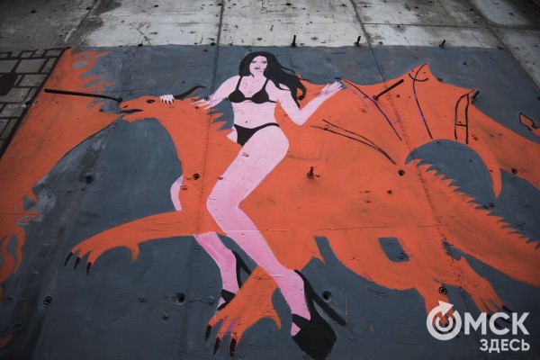 "Каждый имеет право на личный идиотизм". Обсуждаем разрисованную заброшку в центре города