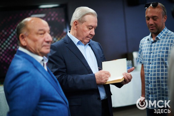 Погружаемся к недрам истин с прожектором: "ТюкалинскЪ" вышел из печати