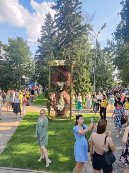 «1-я Пирожковая»: за горизонт уходит лето с морем культуры омичи