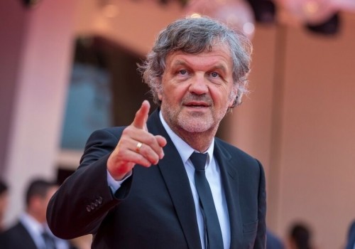 «1-я Пирожковая»: за горизонт уходит лето с морем культуры омичи