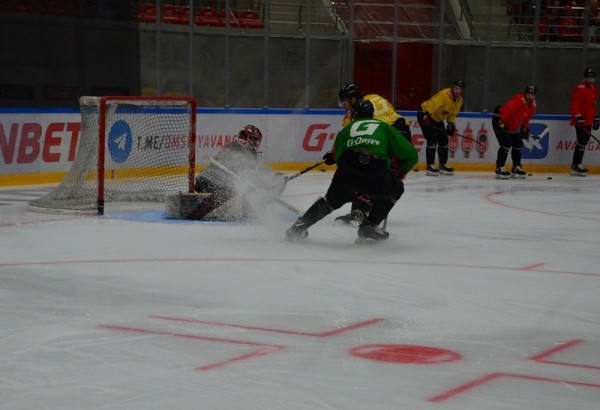 «Авангард» проведет открытую тренировку перед началом сезона
«Авангард» проведет открытую тренировку перед началом сезона