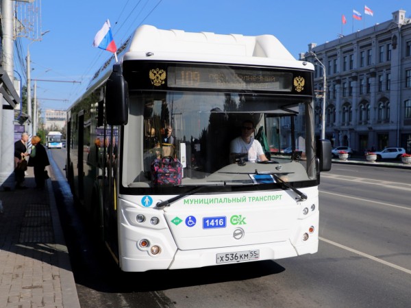 
									«Жонглирование цифрами»: как вынос маршруток из центра Омска улучшил экологию? 