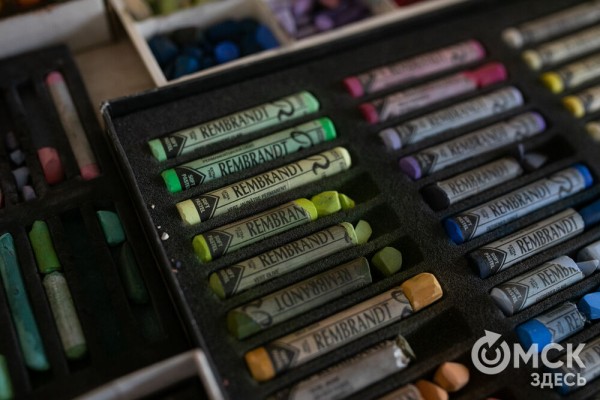 Тихое озеро и старая дача. Наполняемся гармонией загородной жизни с помощью картин юного художника