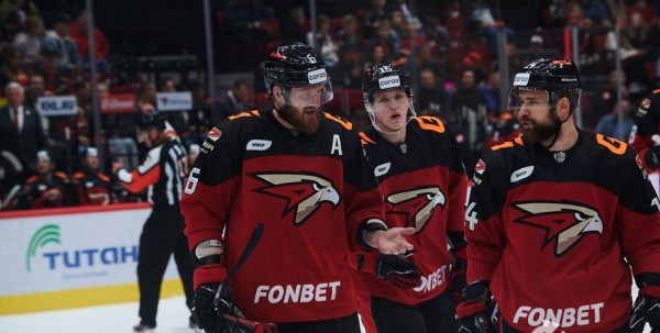 Хоккеисты "Авангарда" планируют сходить в театр