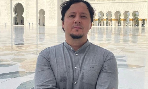 «Раньше на сцену попадали не по блату»: кого везут на гастроли в Омск
«Раньше на сцену попадали не по блату»: кого везут на гастроли в Омск