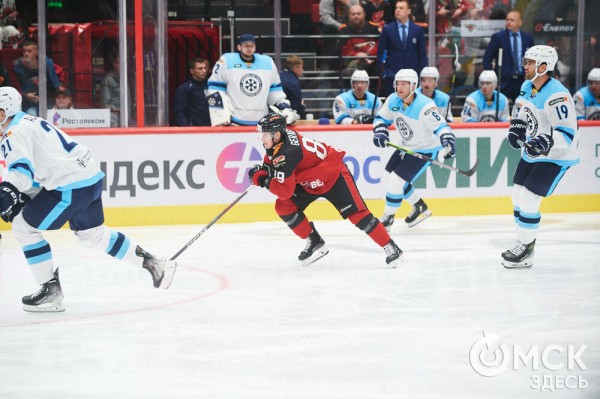 "Авангард" открыл сезон волевой победой в сибирском дерби