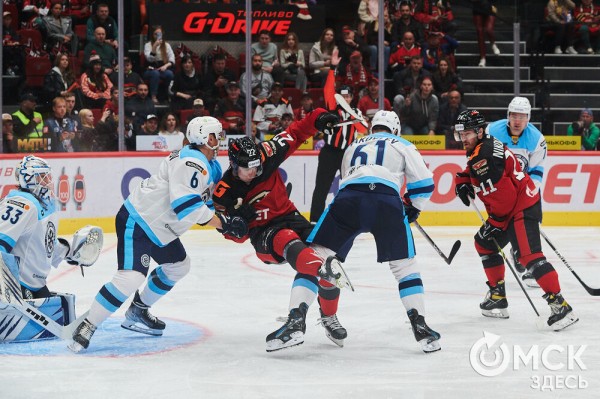 "Авангард" открыл сезон волевой победой в сибирском дерби