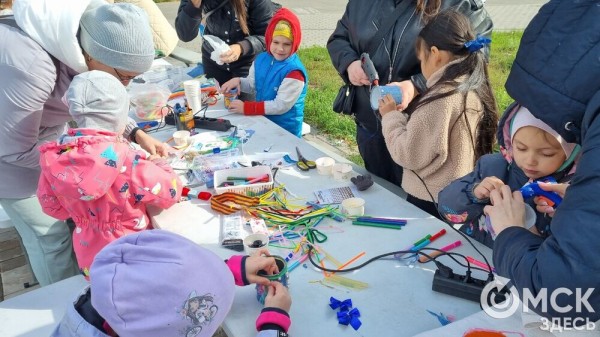 Лампа Аладдина, матрас туриста и череп собаки. Участники "Чистых игр" провели раскопки в парках Омска Лампа Аладдина, матрас туриста и череп собаки. Участники "Чистых игр" провели раскопки в парках Омска