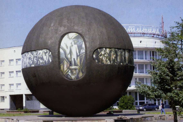 «1-я Пирожковая»: за горизонт уходит лето с морем культуры омичи