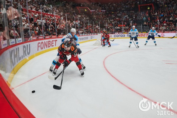 "Авангард" открыл сезон волевой победой в сибирском дерби