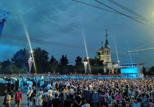 «1-я Пирожковая»: за горизонт уходит лето с морем культуры омичи