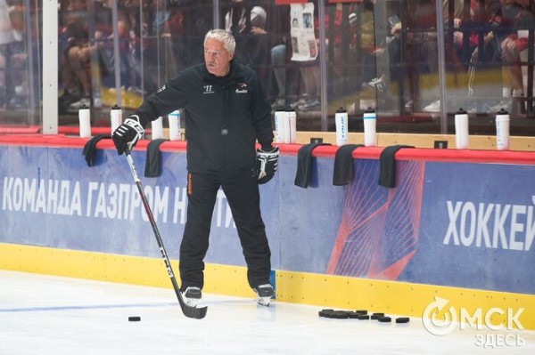 Хоккеисты "Авангарда" планируют сходить в театр