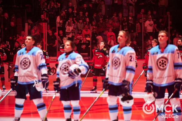 "Авангард" открыл сезон волевой победой в сибирском дерби