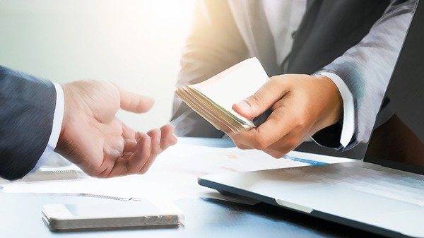 
									Татьяна ЦЕЛЫХ: «Все хорошо одеты, а жаловаться – у нас в крови» 