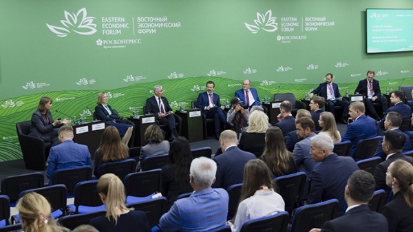 
									На ВЭФ-2023 обсудили производственную кооперацию ГК «Титан» в Омске 