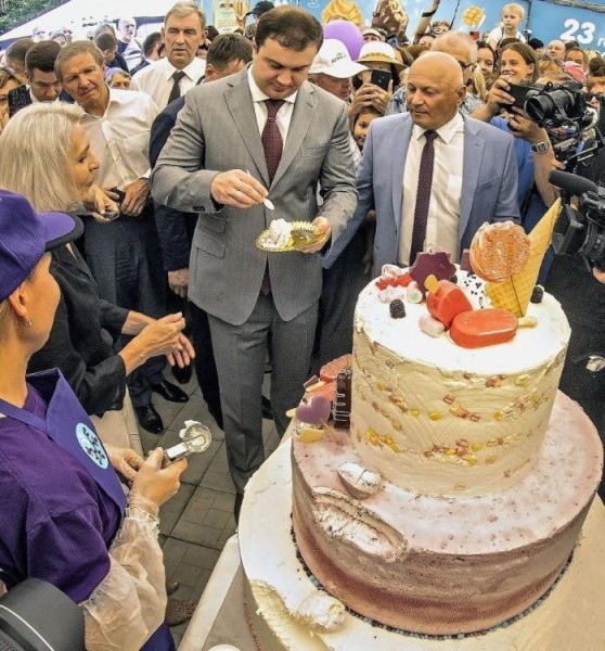 «1-я Пирожковая»: за горизонт уходит лето с морем культуры омичи