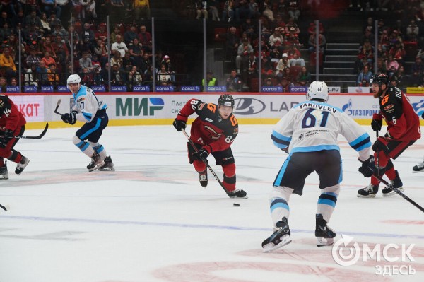 "Авангард" открыл сезон волевой победой в сибирском дерби