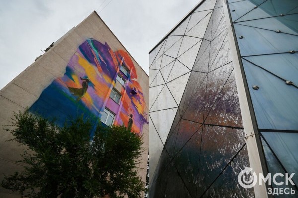 Они вместе, но не душой. В центре Омска обнаружен новый арт-объект