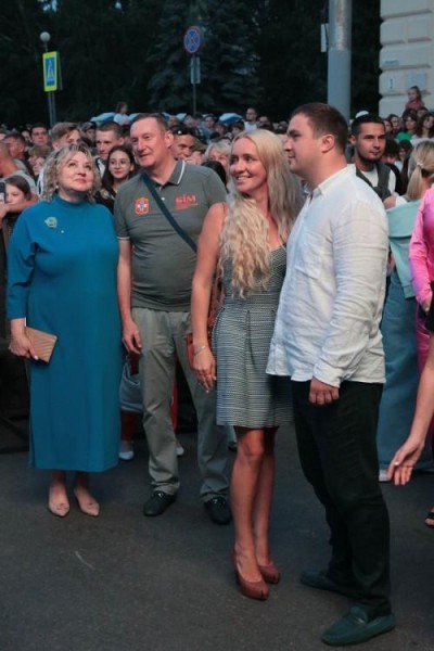 «1-я Пирожковая»: за горизонт уходит лето с морем культуры омичи