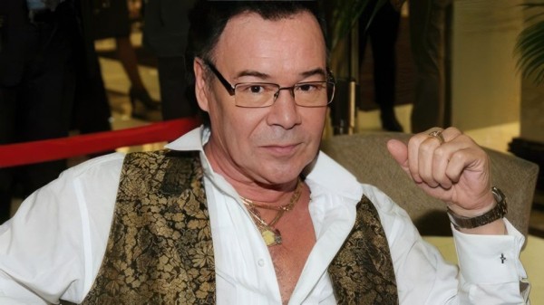 «Раньше на сцену попадали не по блату»: кого везут на гастроли в Омск
«Раньше на сцену попадали не по блату»: кого везут на гастроли в Омск