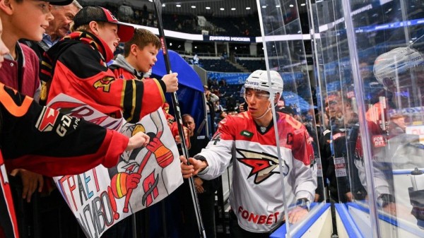 Омский «Авангард» пропустил 6 шайб от московского «Динамо» Омский «Авангард» пропустил 6 шайб от московского «Динамо»