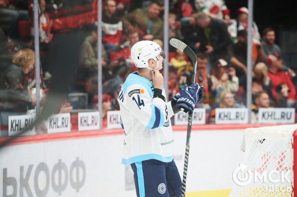 "Авангард" открыл сезон волевой победой в сибирском дерби