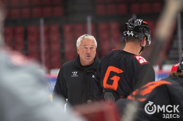 Хоккеисты "Авангарда" планируют сходить в театр