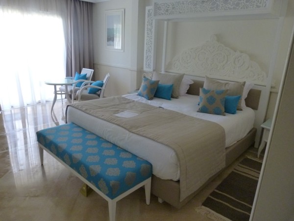 
									Татьяна ЦЕЛЫХ: «Все хорошо одеты, а жаловаться – у нас в крови» 