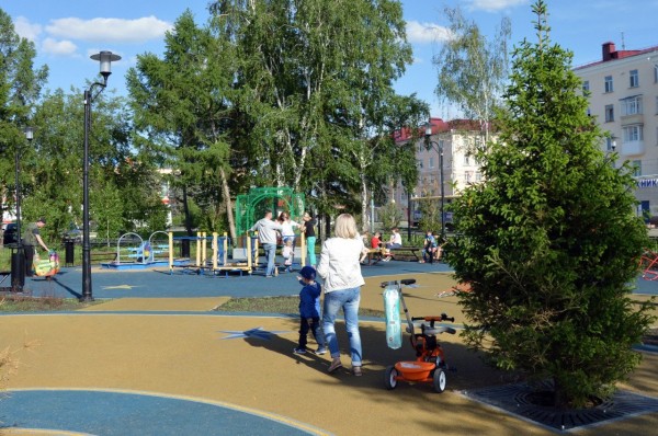 В Омске отремонтируют еще несколько дворов за 3,4 млн рублей
В Омске отремонтируют еще несколько дворов за 3,4 млн рублей