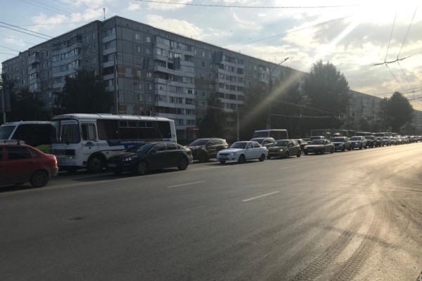 
									В Омске перекрыли бульвар Архитекторов: как там сейчас ездят 