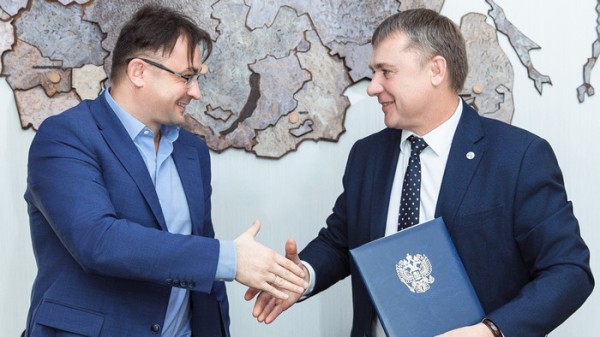 В СибАДИ появится экспертный центр «Газпромнефть-СМ»
В СибАДИ появится экспертный центр «Газпромнефть-СМ»