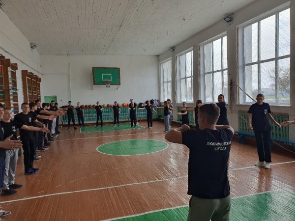 Омский ГАУ установил в сельской школе спортплощадку
Омский ГАУ установил в сельской школе спортплощадку