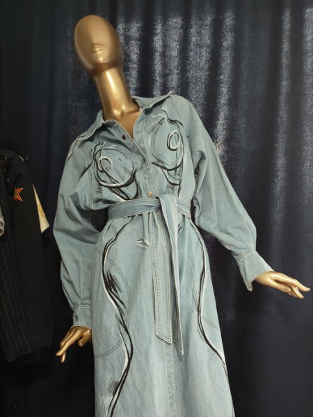 Взглянуть на "Мир женщины" через кастомизированную одежду Взглянуть на "Мир женщины" через кастомизированную одежду