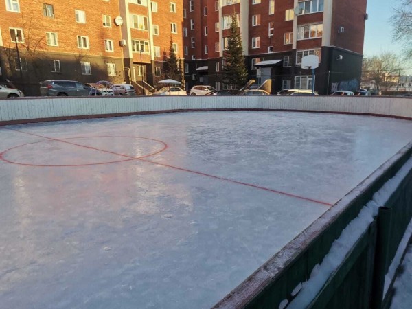 
									В Омске хоккейные коробки зальют до 11 декабря 