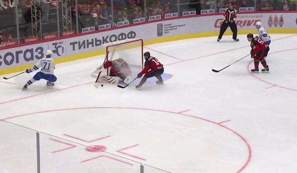 
									В матче памяти Черепанова «Авангард» устроил разгром «Динамо» 