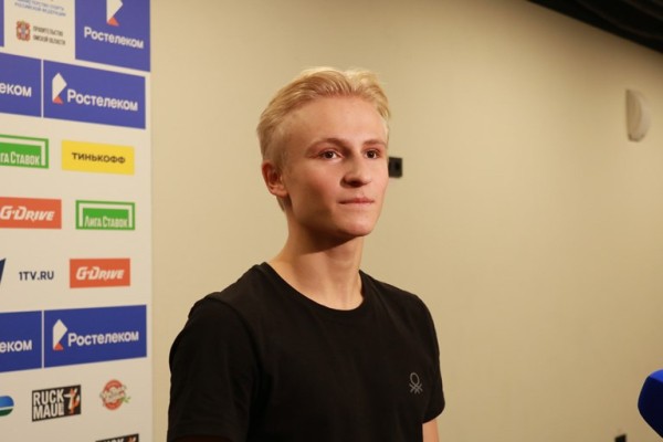 
									«Красная» арена и «короткий» лед: как прошел первый день гран-при в Омске? 