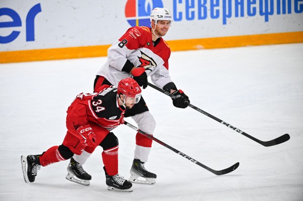 
									Пять пропущенных шайб подряд: «Авангард» проиграл команде Рябыкина 